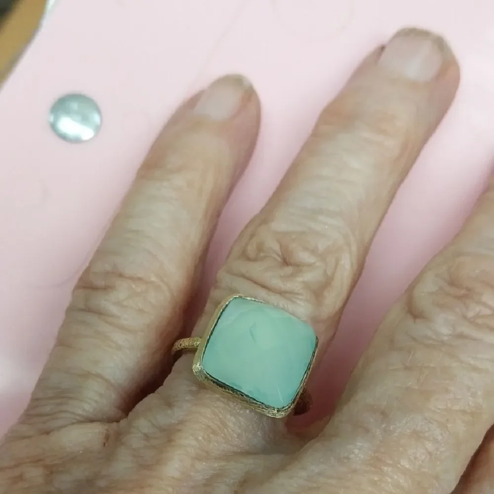 Elegant VINTAGE  Aqua  STERLING SILVER Ring with Green GEMSTONE.  SIZE 6.5